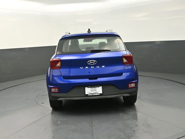 Used 2022 Hyundai Venue Limited FWD image 9