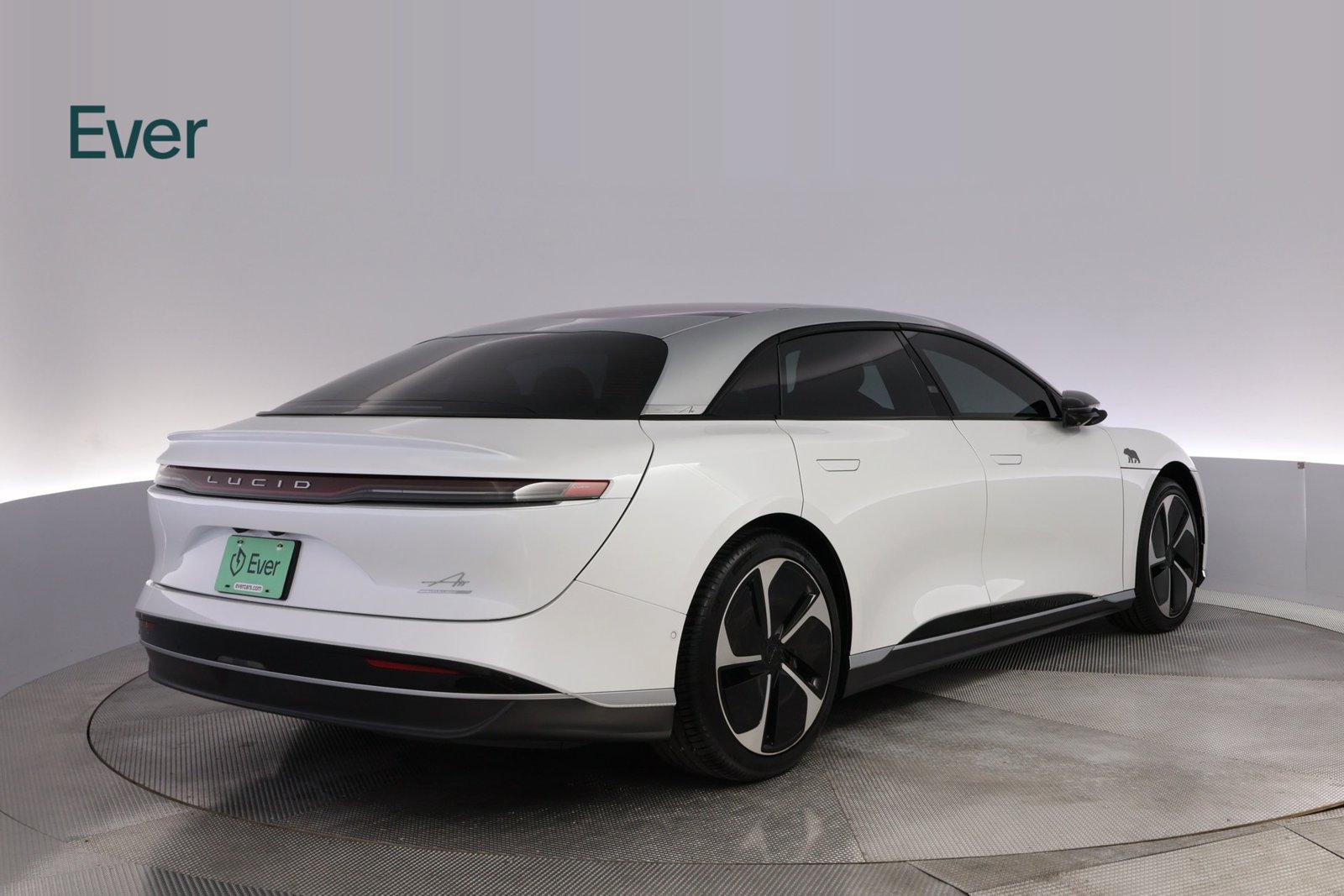 Used 2024 Lucid Air Touring AWD/4WD image 3