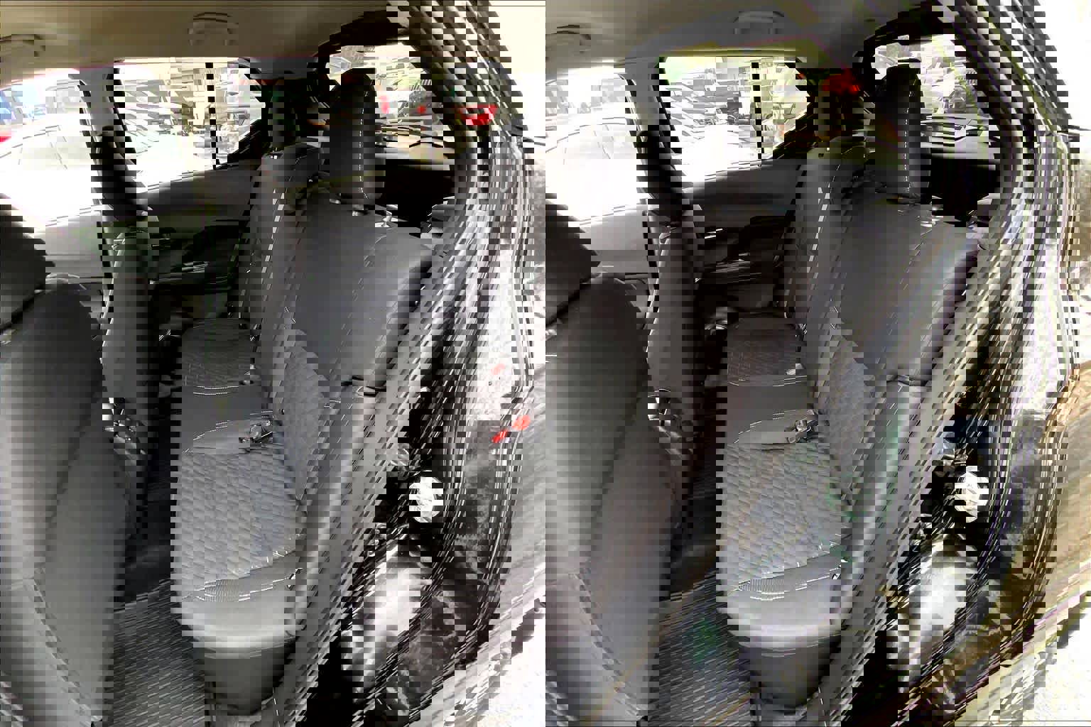 Used 2023 Nissan Kicks SV image 18