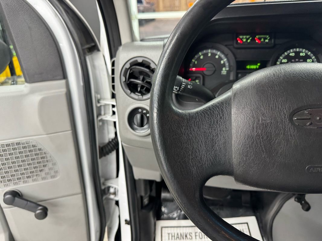 Used 2014 Ford E-350 and Econoline 350 Extended Super Duty image 19