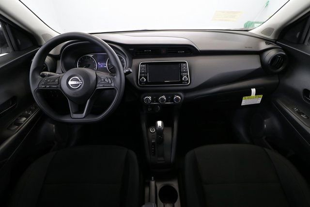New 2025 Nissan Kicks Play S image 10