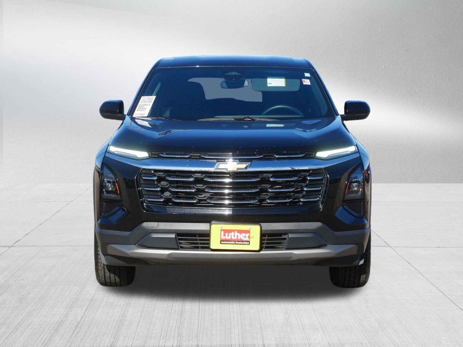 Used 2025 Chevrolet Equinox LT AWD/4WD image 2