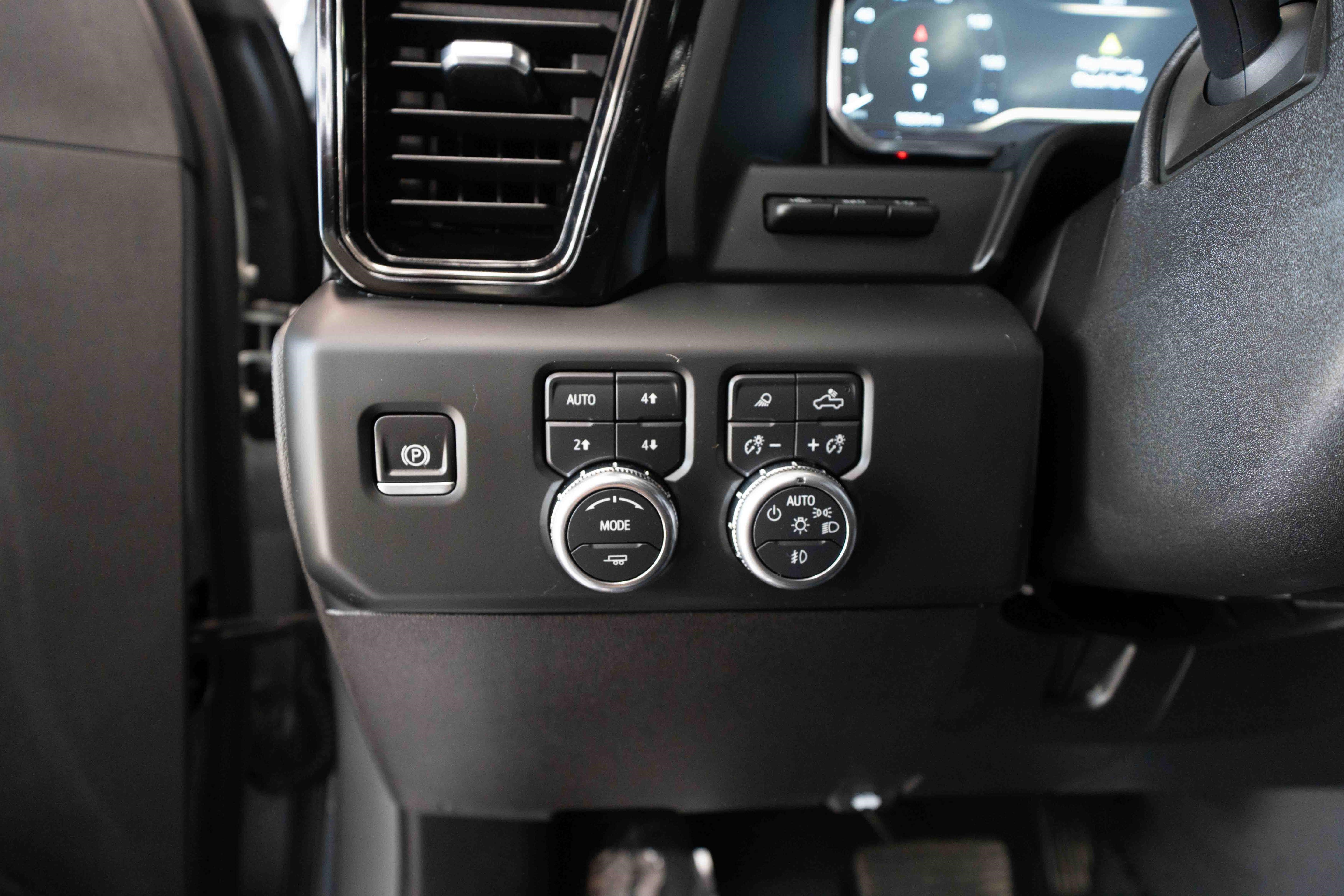 Used 2024 GMC Sierra 2500 AT4X AWD/4WD image 11