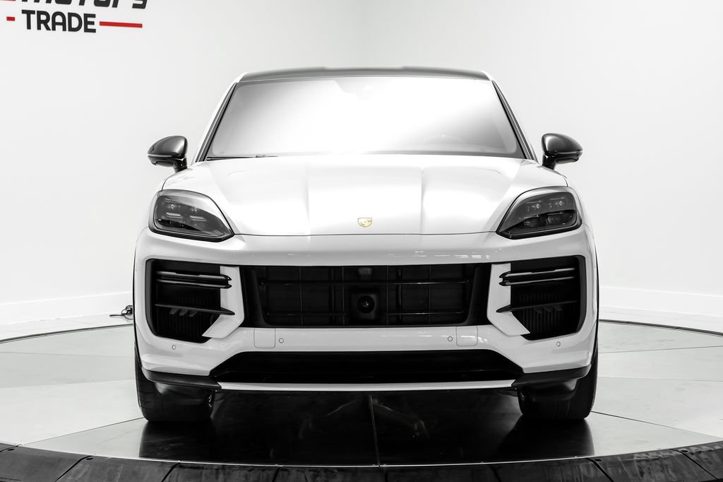 Used 2025 Porsche Cayenne Turbo GT AWD/4WD image 2