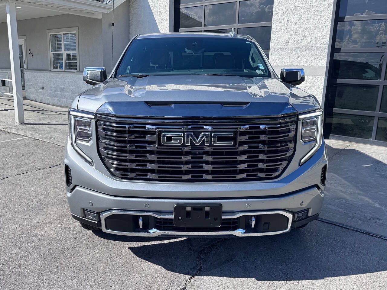Used 2023 GMC Sierra 1500 Denali Ultimate AWD/4WD image 3