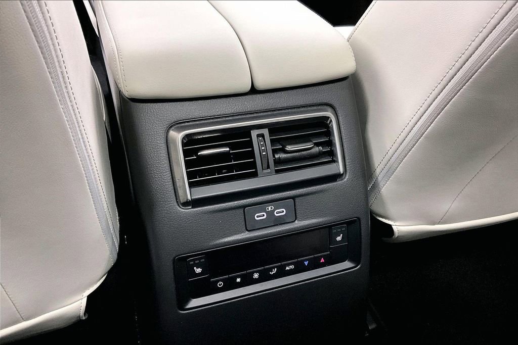 Used 2025 MAZDA CX-90 Plug-In Hybrid w/ Premium Plus image 31