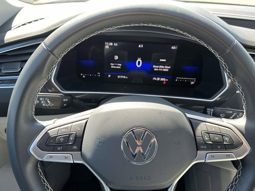 Certified 2023 Volkswagen Tiguan SE w/ Panoramic Sunroof Package image 24