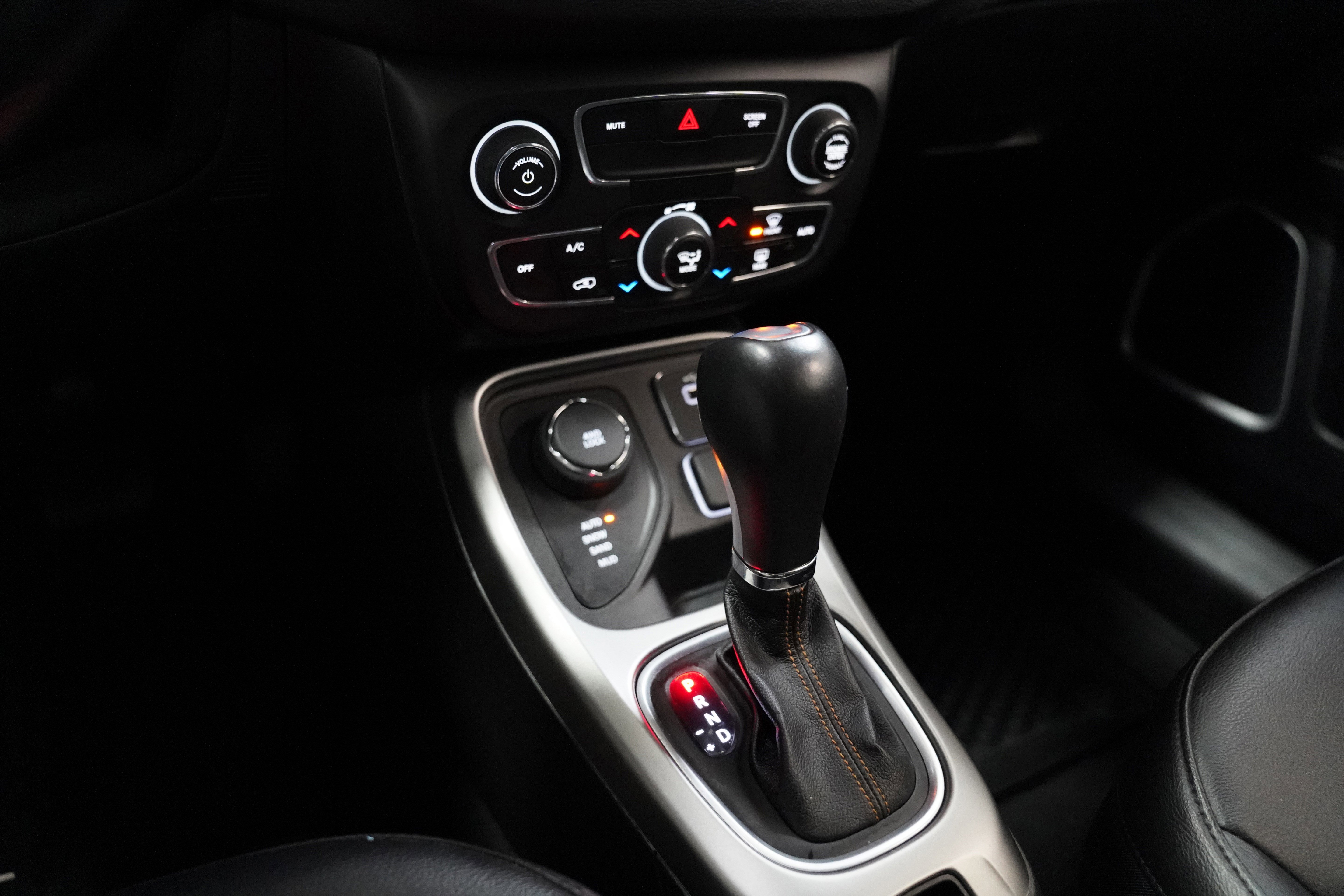 Used 2020 Jeep Compass Latitude w/ Cold Weather Group image 25