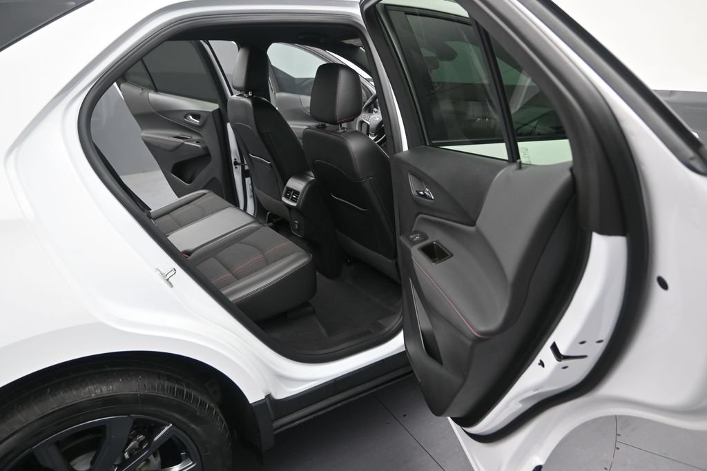 Used 2023 Chevrolet Equinox RS FWD image 14