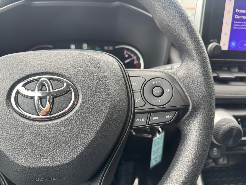 Used 2024 Toyota RAV4 LE AWD/4WD image 30