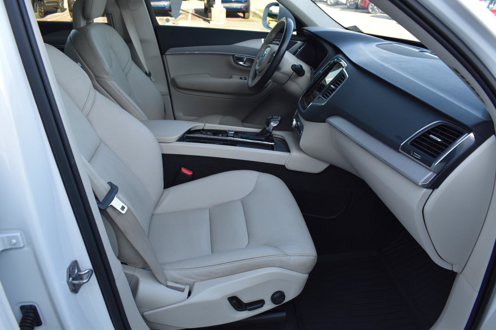 Used 2021 Volvo XC90 T5 Momentum w/ Protection Package Premier FWD image 72