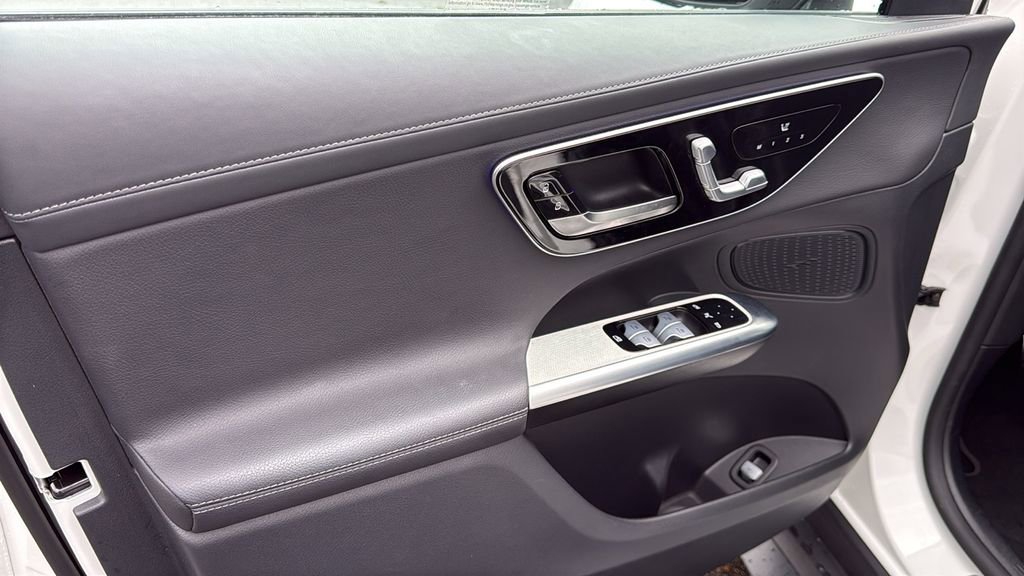 Certified 2024 Mercedes-Benz GLC 300 image 18