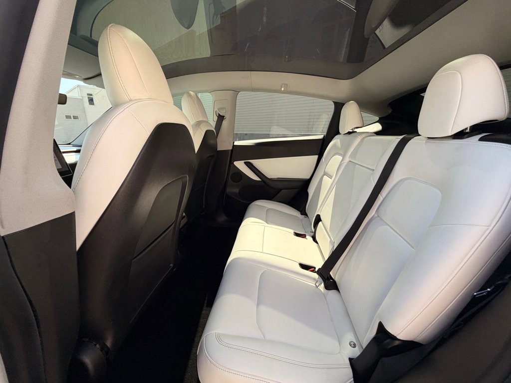 Used 2021 Tesla Model Y Long Range image 12