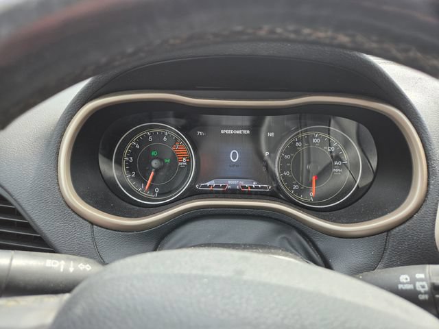 Used 2017 Jeep Cherokee Limited AWD/4WD image 3