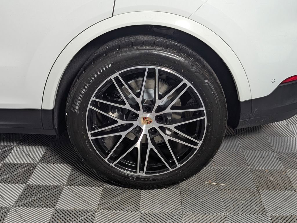 New 2026 Porsche Cayenne Coupe image 12