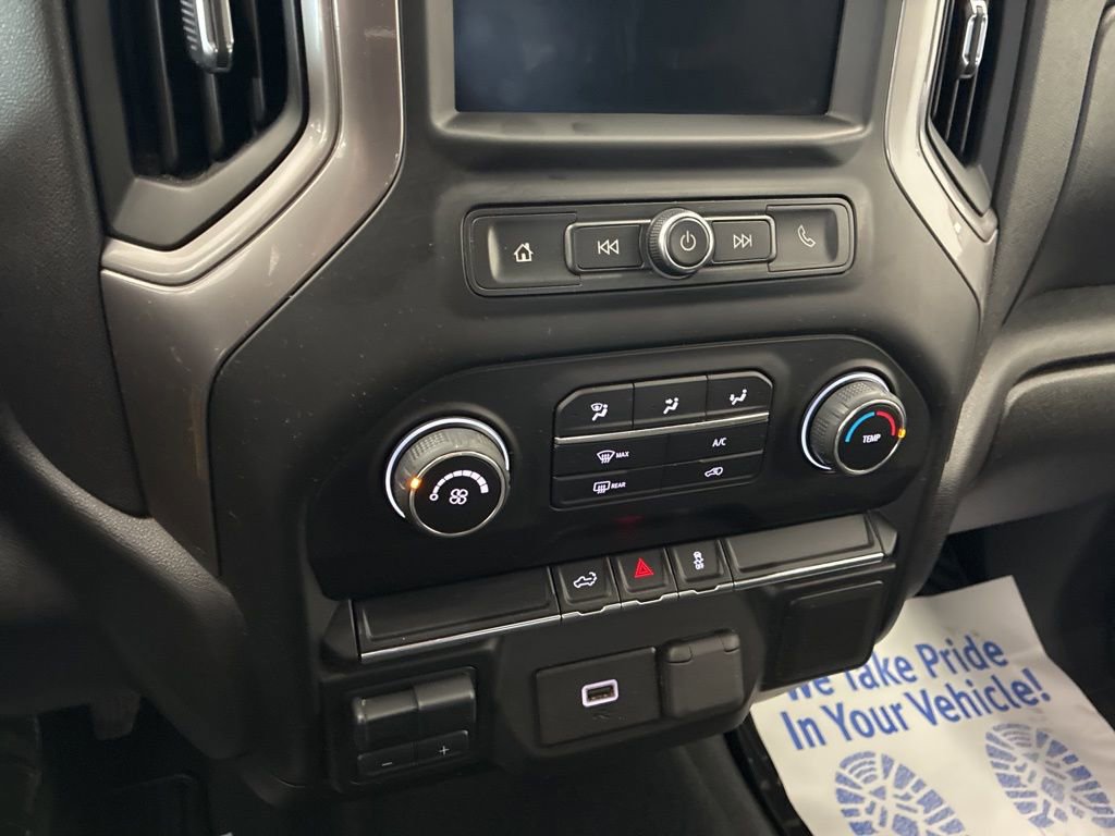 Used 2020 Chevrolet Silverado 1500 Custom w/ Custom Value Package AWD/4WD image 28