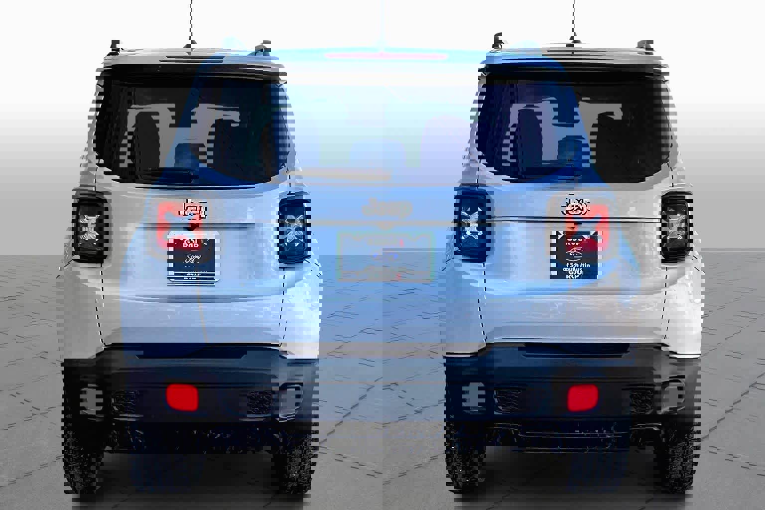 Used 2016 Jeep Renegade Latitude image 5