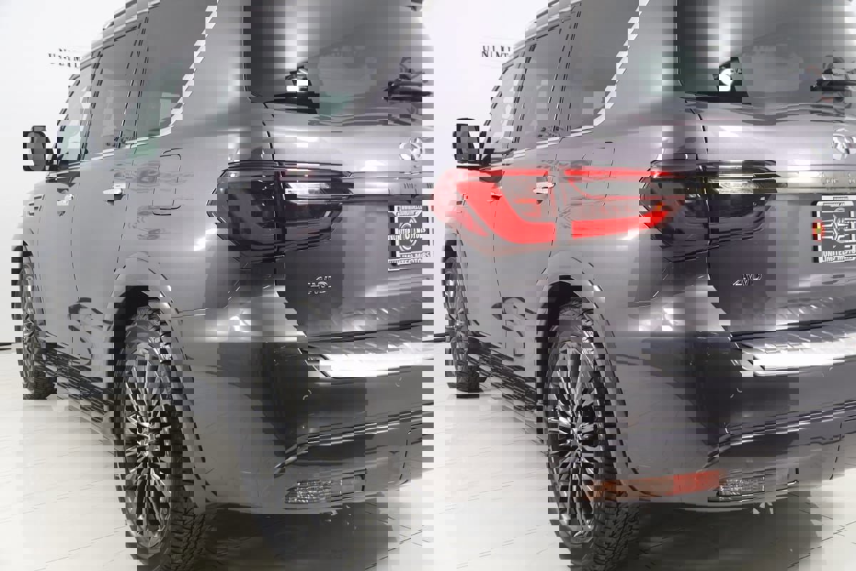 Used 2023 INFINITI QX80 Premium Select w/ All-Season Package image 24