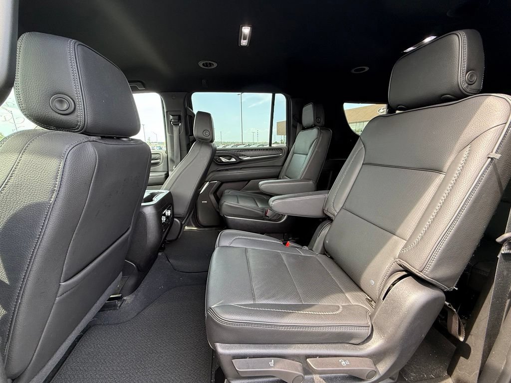 Used 2022 GMC Yukon XL Denali AWD/4WD image 24