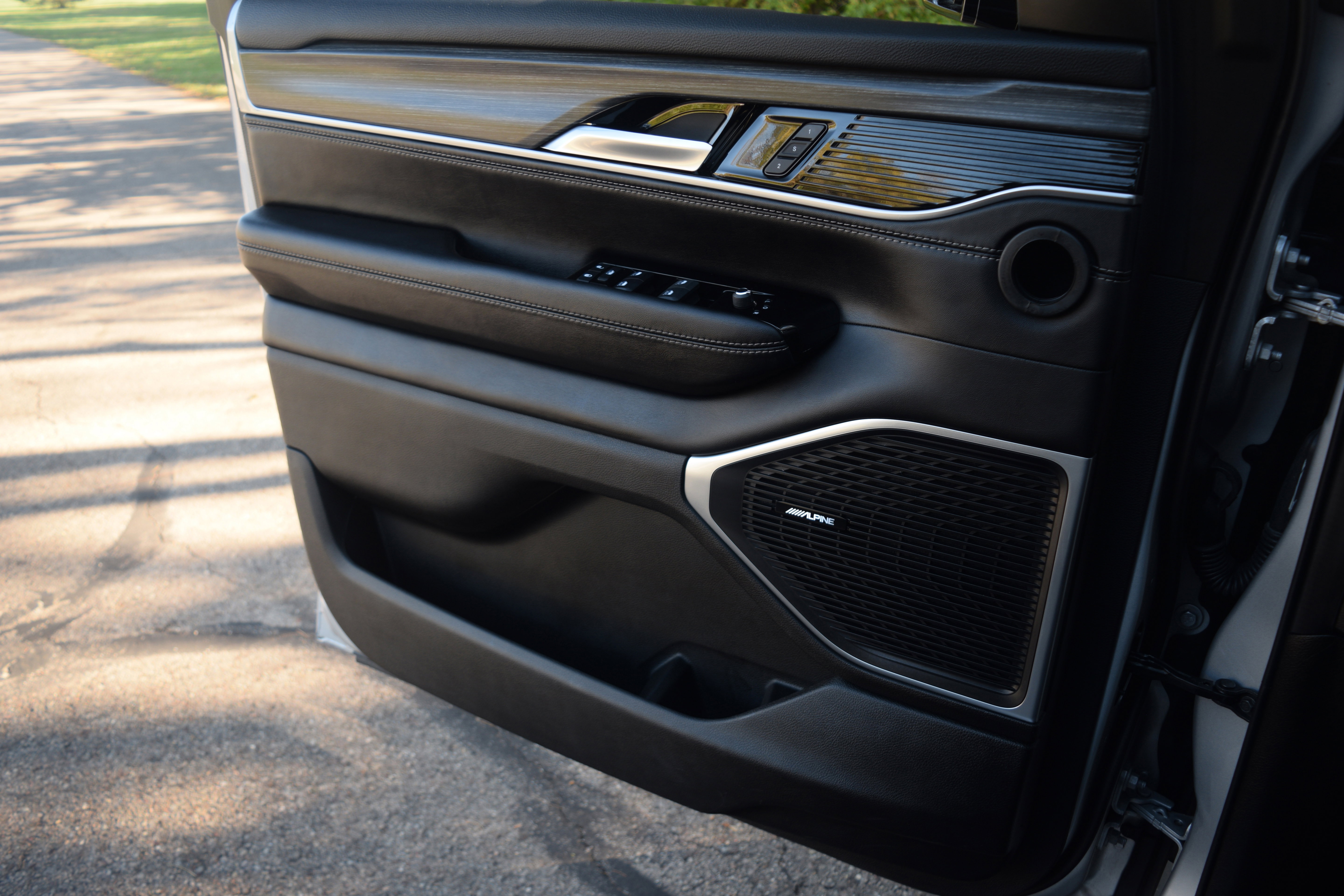 Used 2024 Jeep Wagoneer Series II w/ Premium Group I image 21