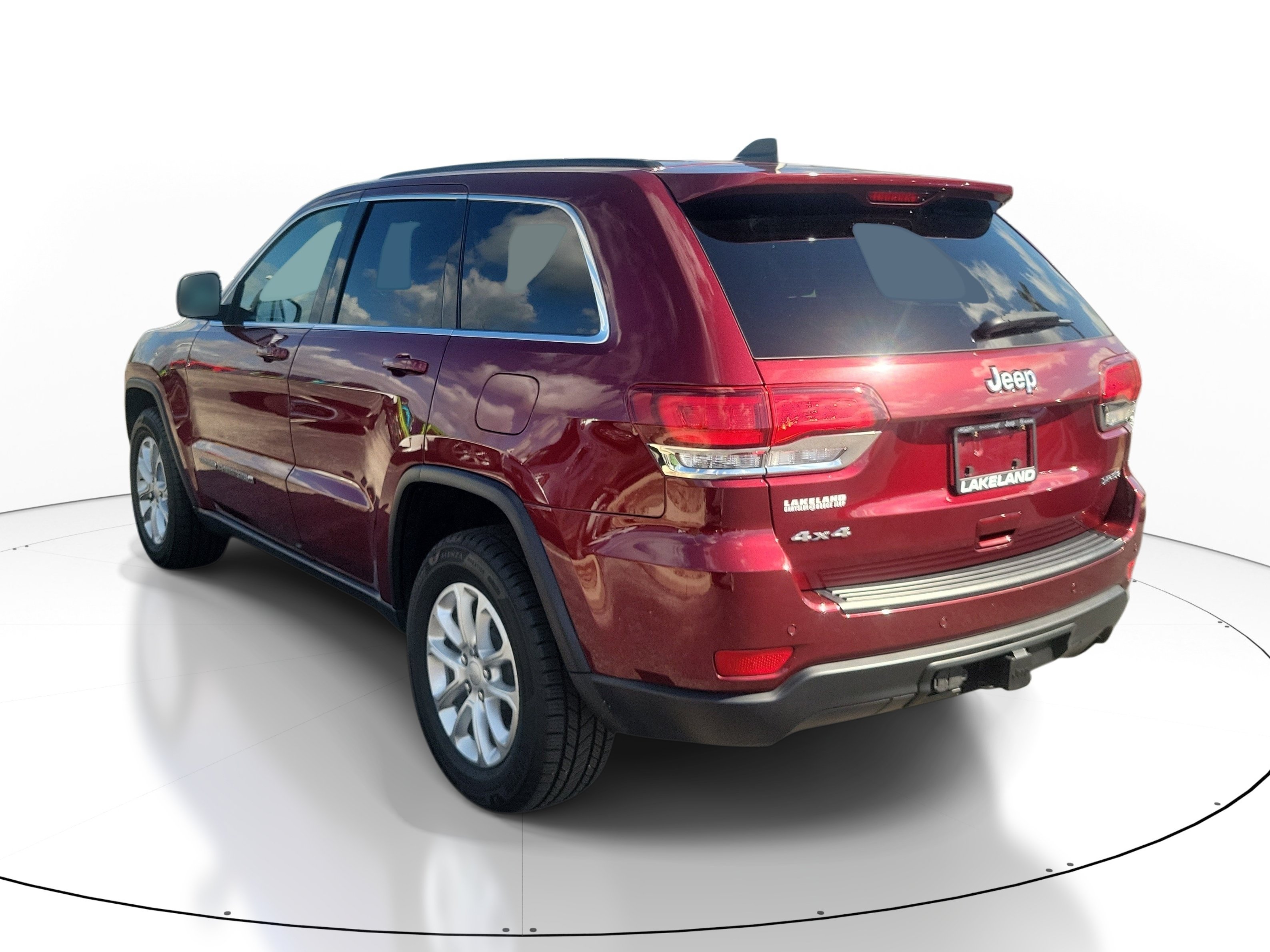 Used 2022 Jeep Grand Cherokee Laredo E AWD/4WD image 3
