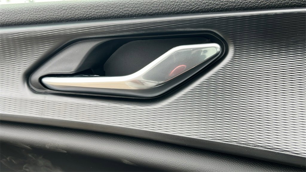 New 2025 Jeep Grand Cherokee L Altitude image 12