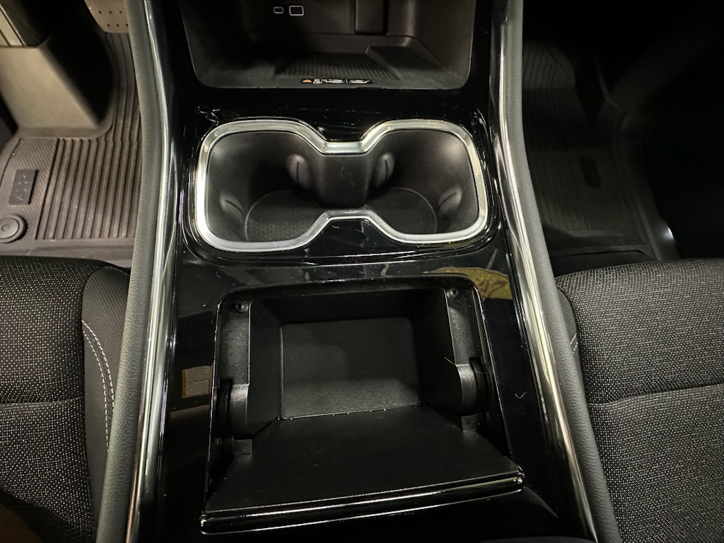 Used 2024 Chevrolet Traverse LT w/ LPO, Floor Liner Package FWD image 32