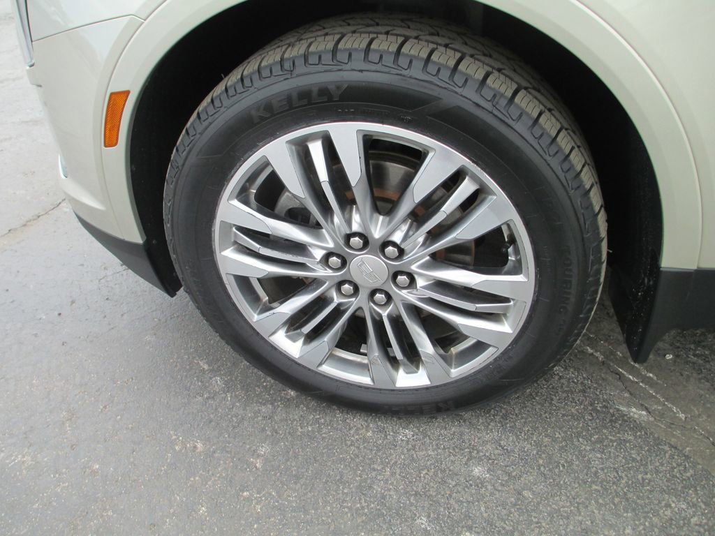 Used 2017 Cadillac XT5 Premium Luxury FWD image 14