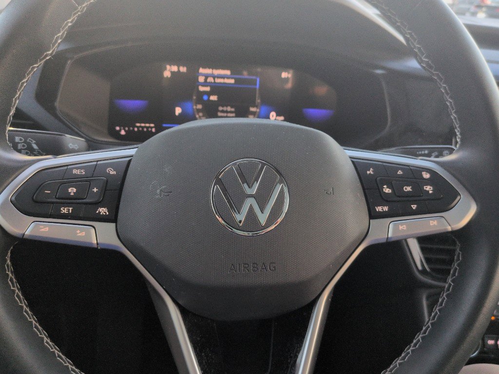 Used 2024 Volkswagen Taos SE image 13