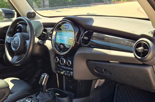Used 2024 MINI Cooper SE FWD image 20