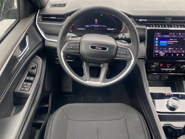 New 2025 Jeep Grand Cherokee L Laredo w/ Luxury Tech Group I image 36