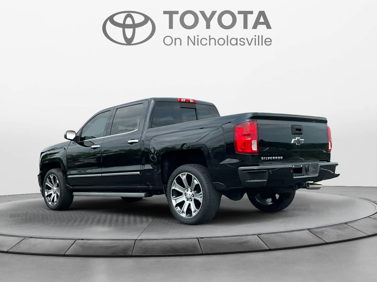 Used 2017 Chevrolet Silverado 1500 High Country AWD/4WD image 3