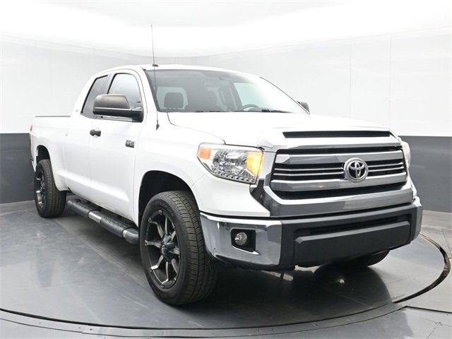 Used 2017 Toyota Tundra SR5 image 2