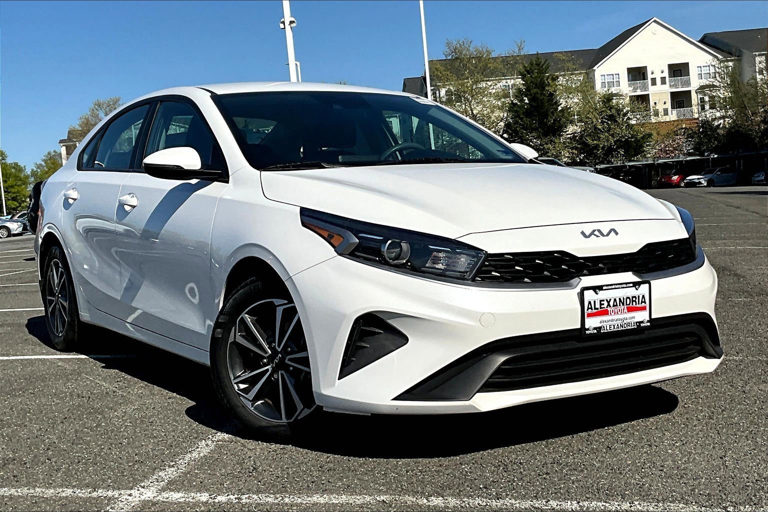 Used 2023 Kia Forte LXS w/ LXS Technology Package image 2