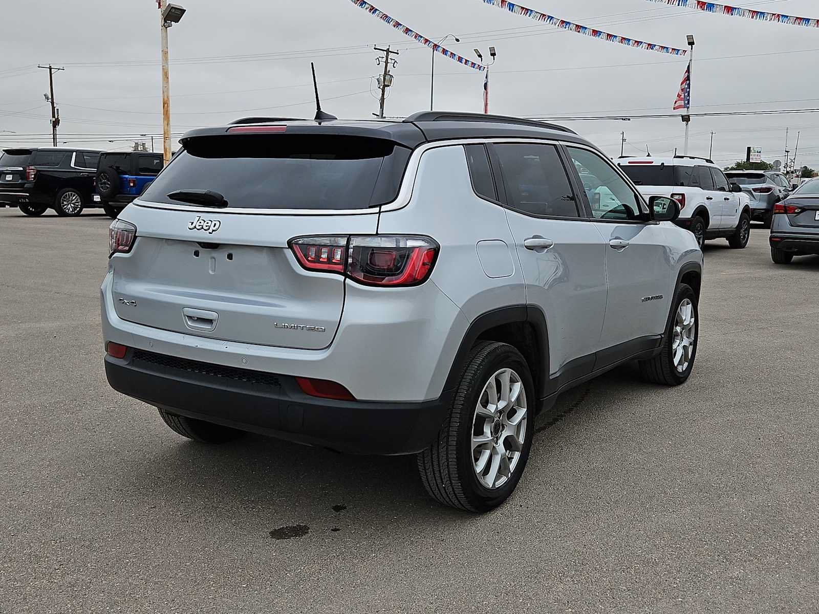 Used 2025 Jeep Compass Limited AWD/4WD image 8
