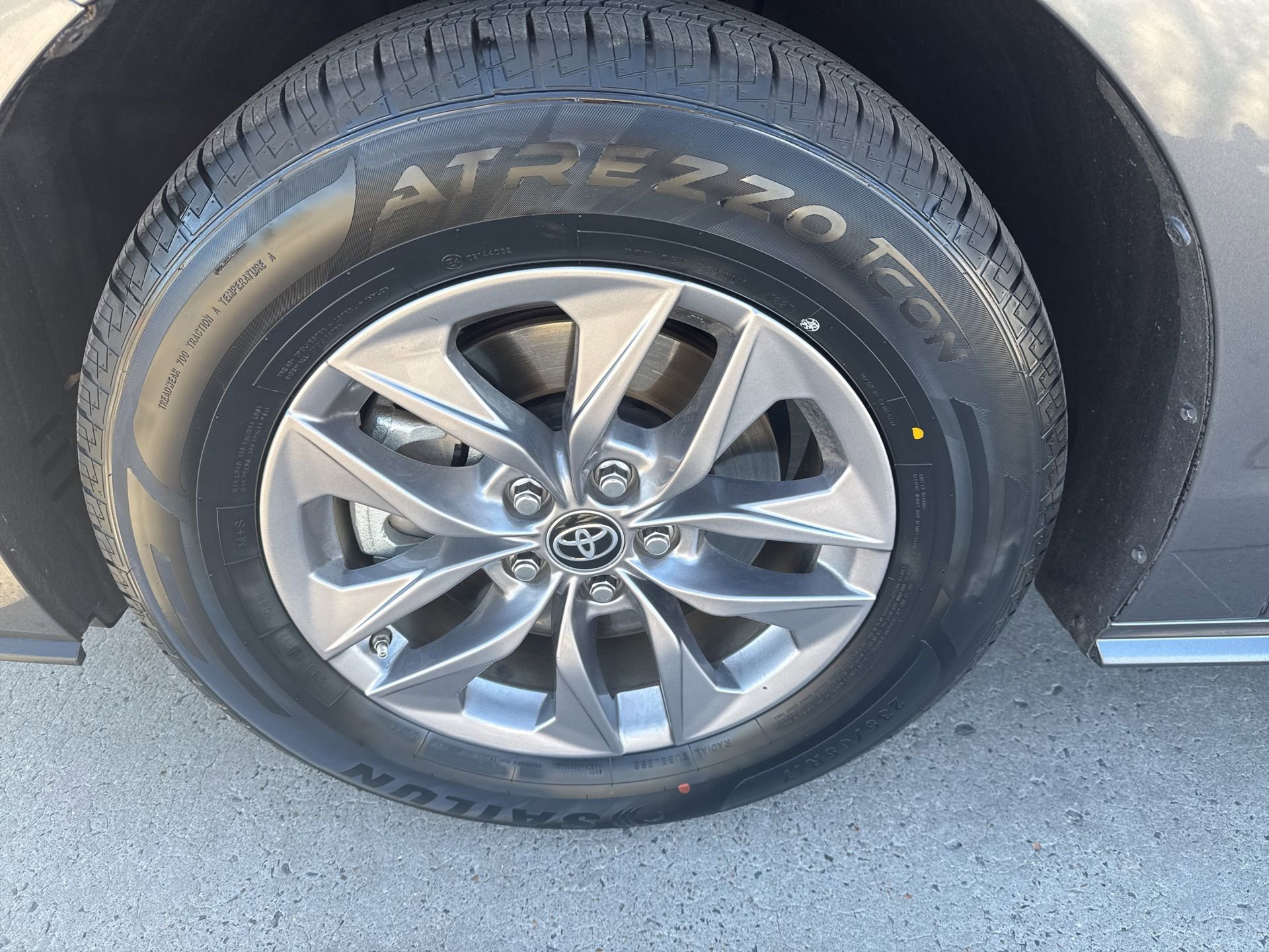 Used 2025 Toyota Sienna XLE image 11