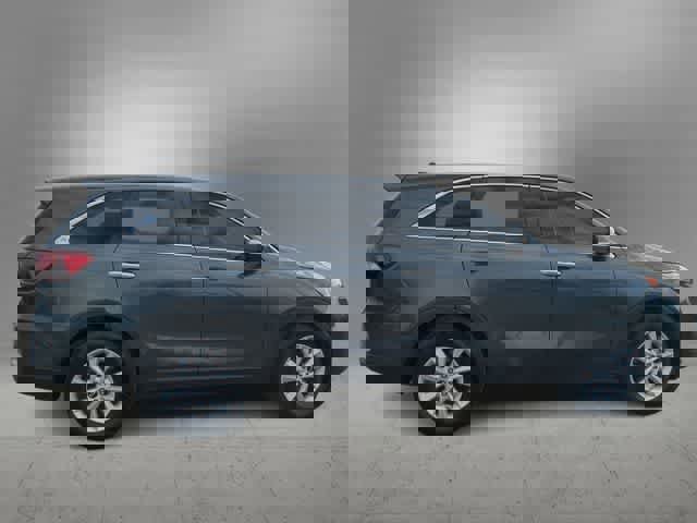 Used 2020 Kia Sorento LX image 9