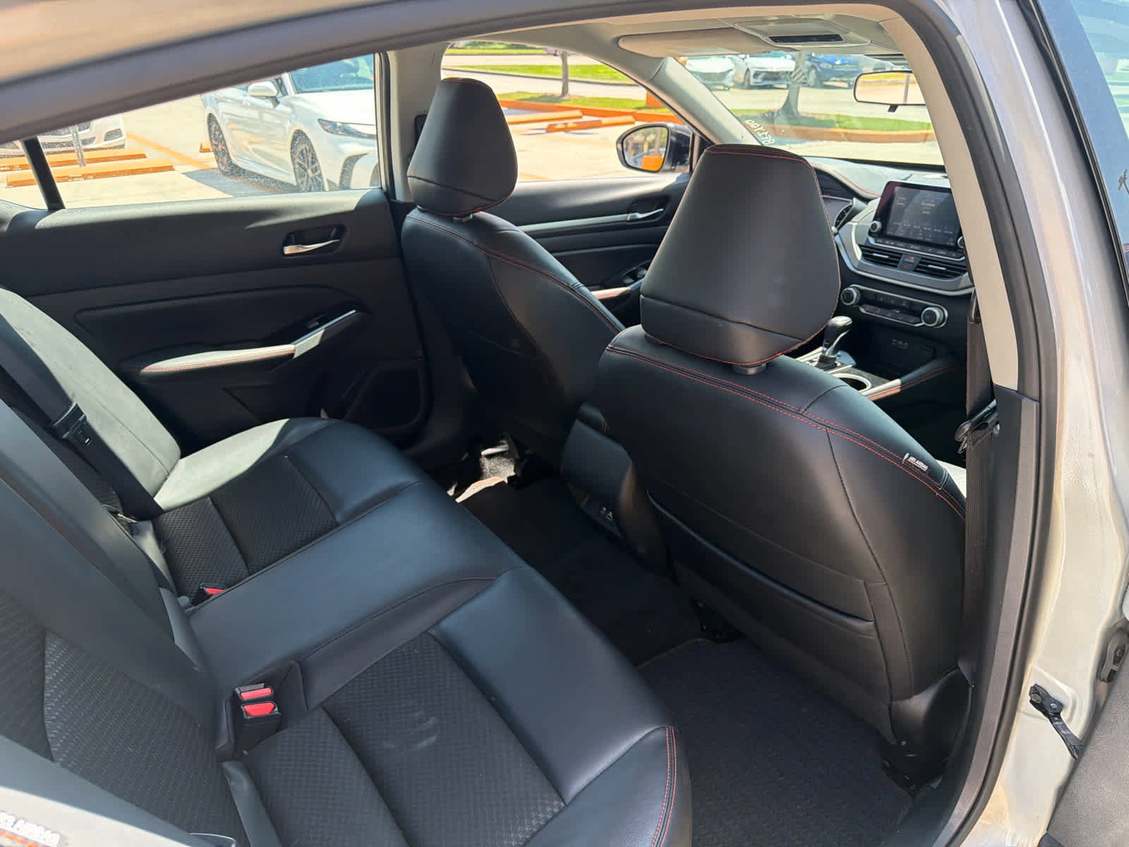 Used 2024 Nissan Altima 2.5 SR FWD image 32