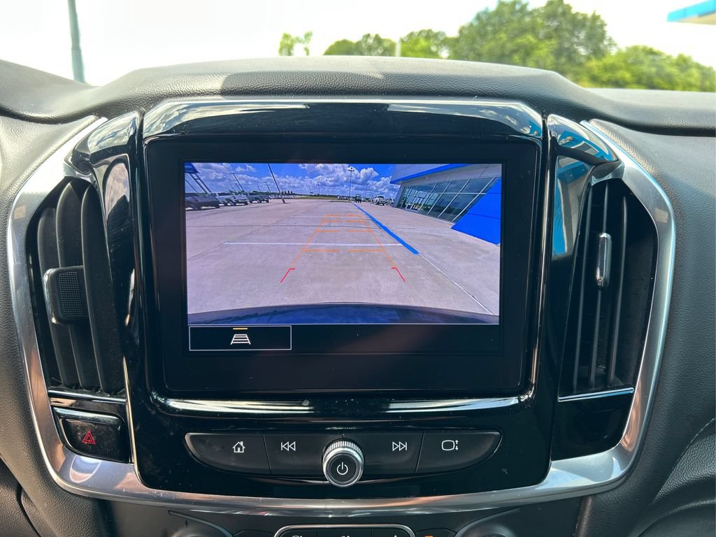 Used 2022 Chevrolet Traverse LT FWD image 22