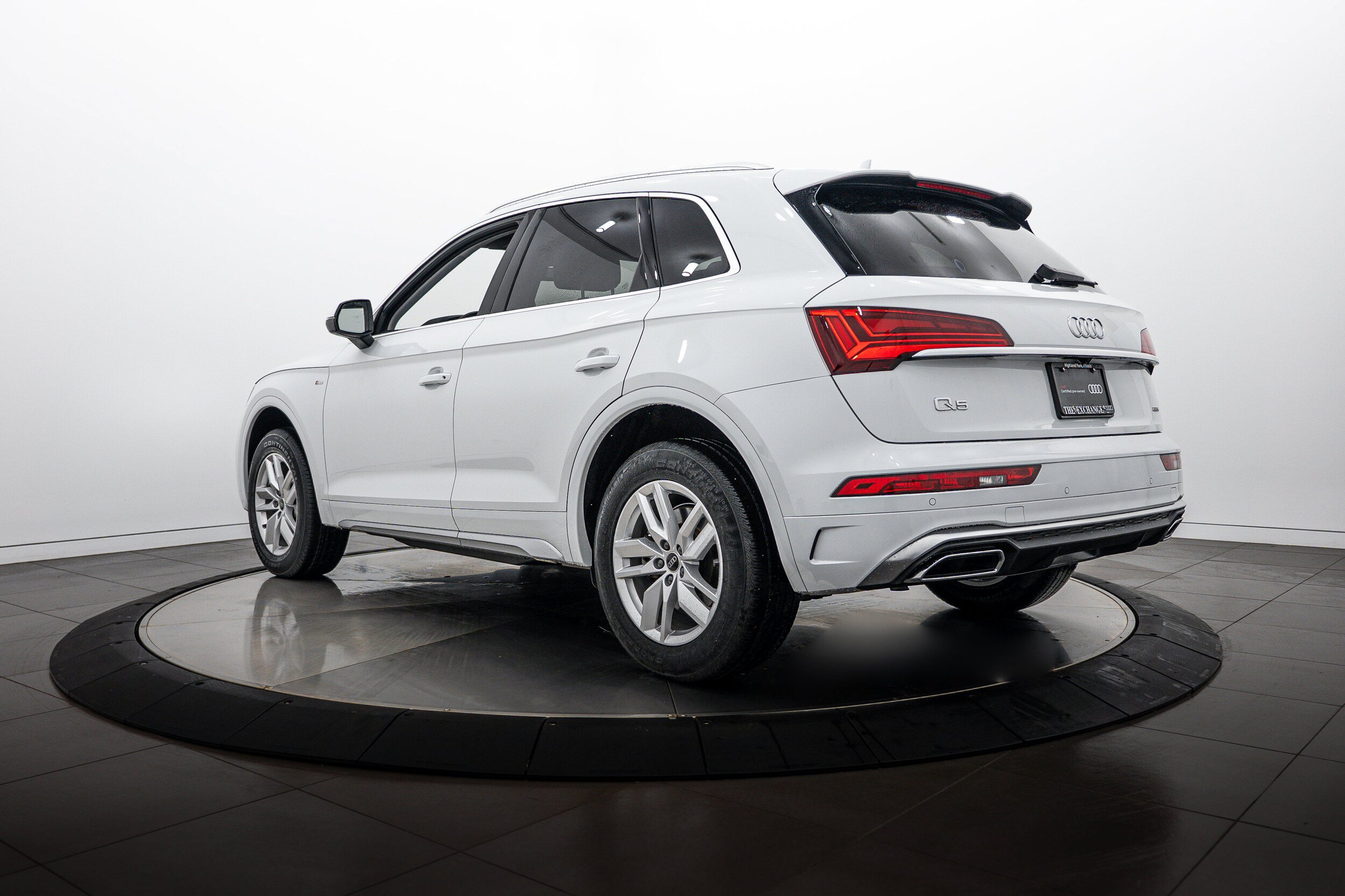 Certified 2023 Audi Q5 2.0T Premium w/ Convenience Package AWD/4WD image 5