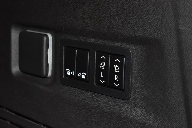 Used 2021 GMC Yukon XL Denali image 39