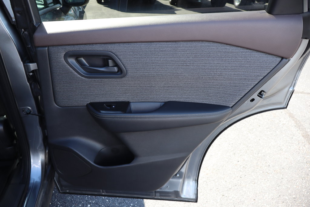 Used 2021 Nissan Rogue S AWD/4WD image 26