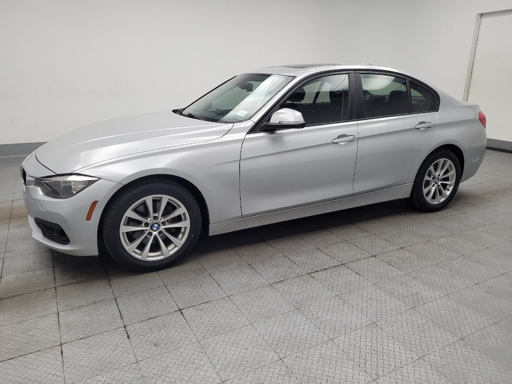 Used 2016 BMW 320i xDrive Sedan AWD/4WD image 2