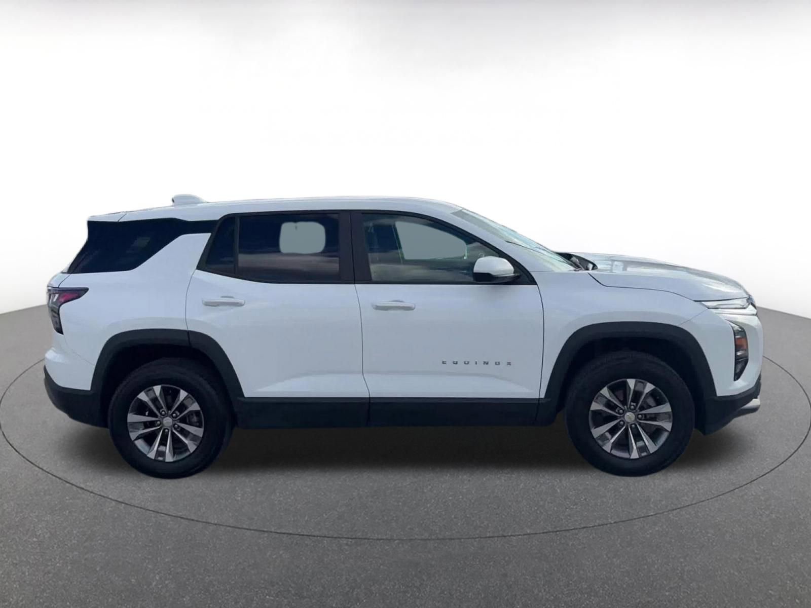Used 2025 Chevrolet Equinox LT FWD image 16
