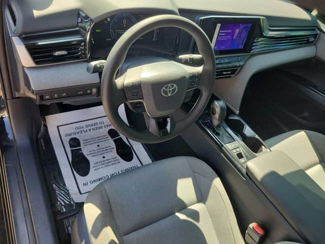 Used 2025 Toyota Camry LE FWD image 15