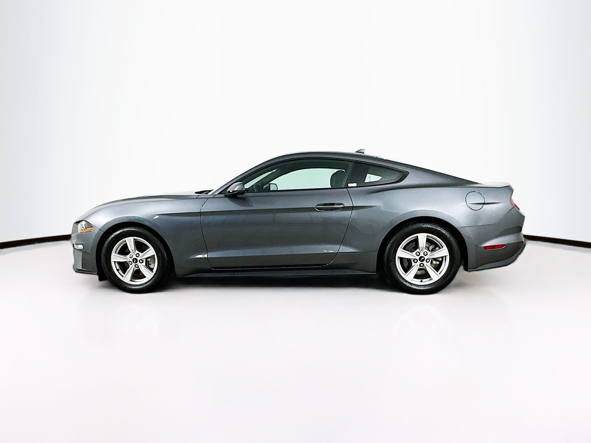 Used 2021 Ford Mustang Coupe image 4