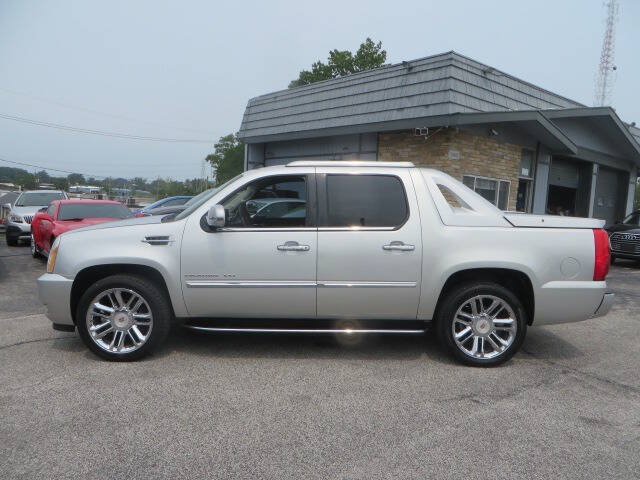 Used 2013 Cadillac Escalade EXT Luxury AWD/4WD image 2