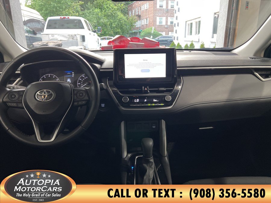 Used 2025 Toyota Corolla Cross LE w/ Moonroof Package FWD image 23