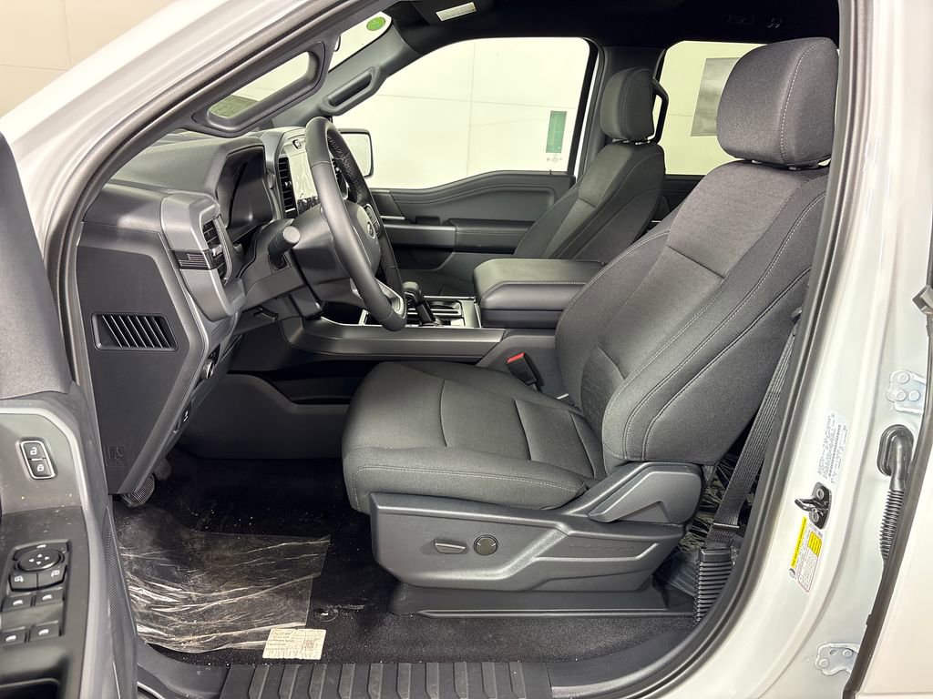 New 2026 Ford F150 XLT w/ XLT Black Appearance Package RWD image 28