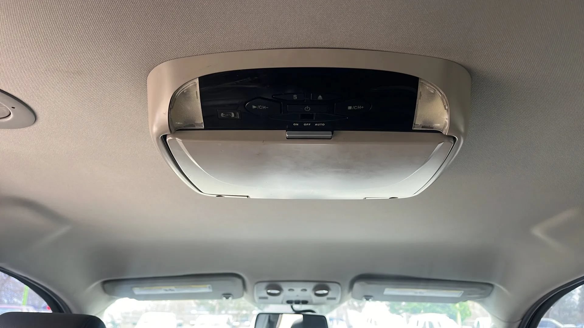 Used 2011 GMC Acadia SLT AWD/4WD image 14